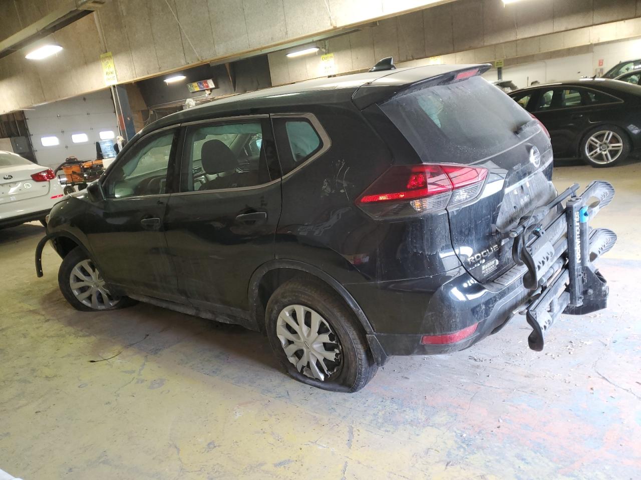 2019 Nissan Rogue - Image 2