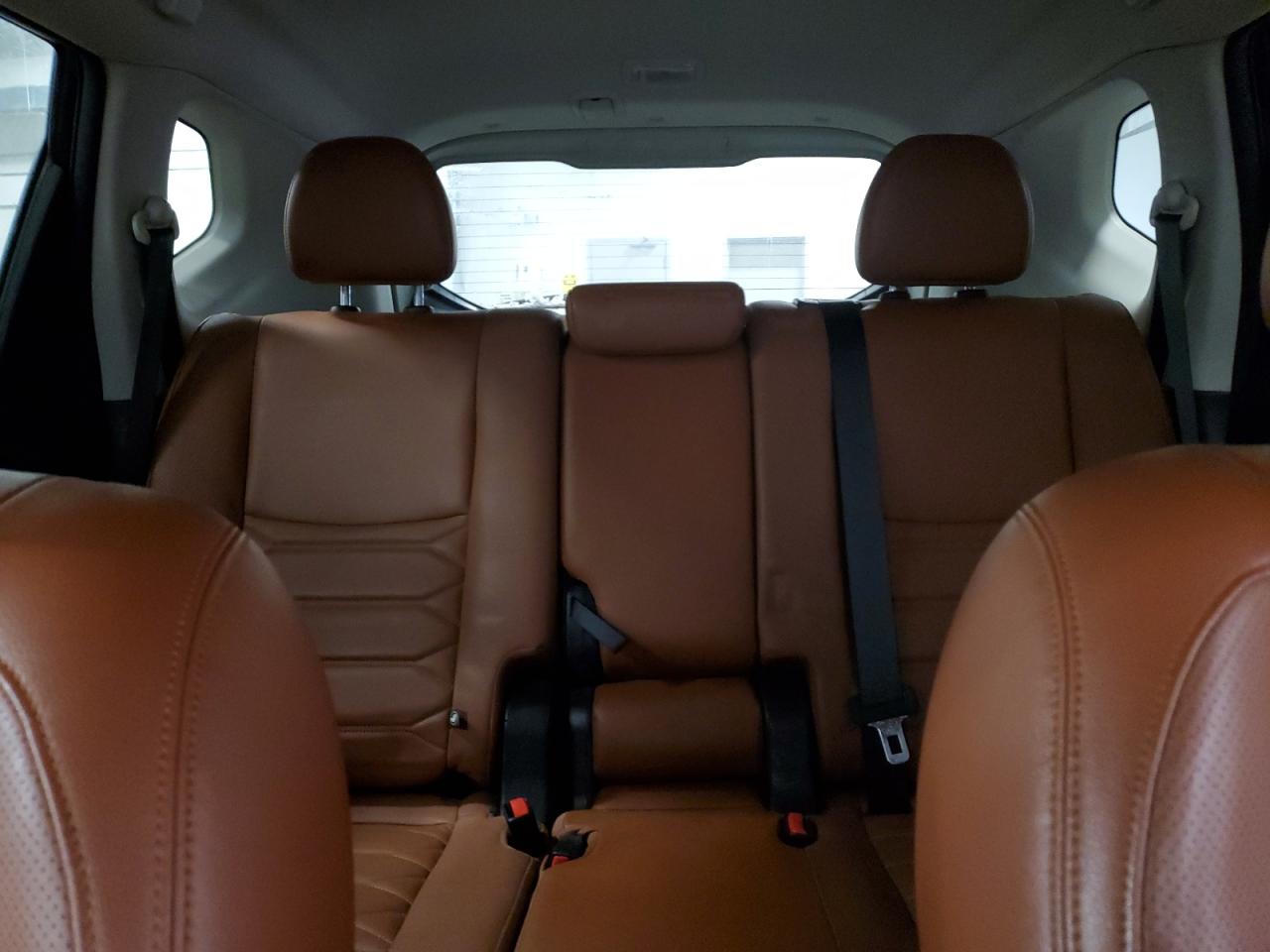 2017 Nissan Rogue - Image 10