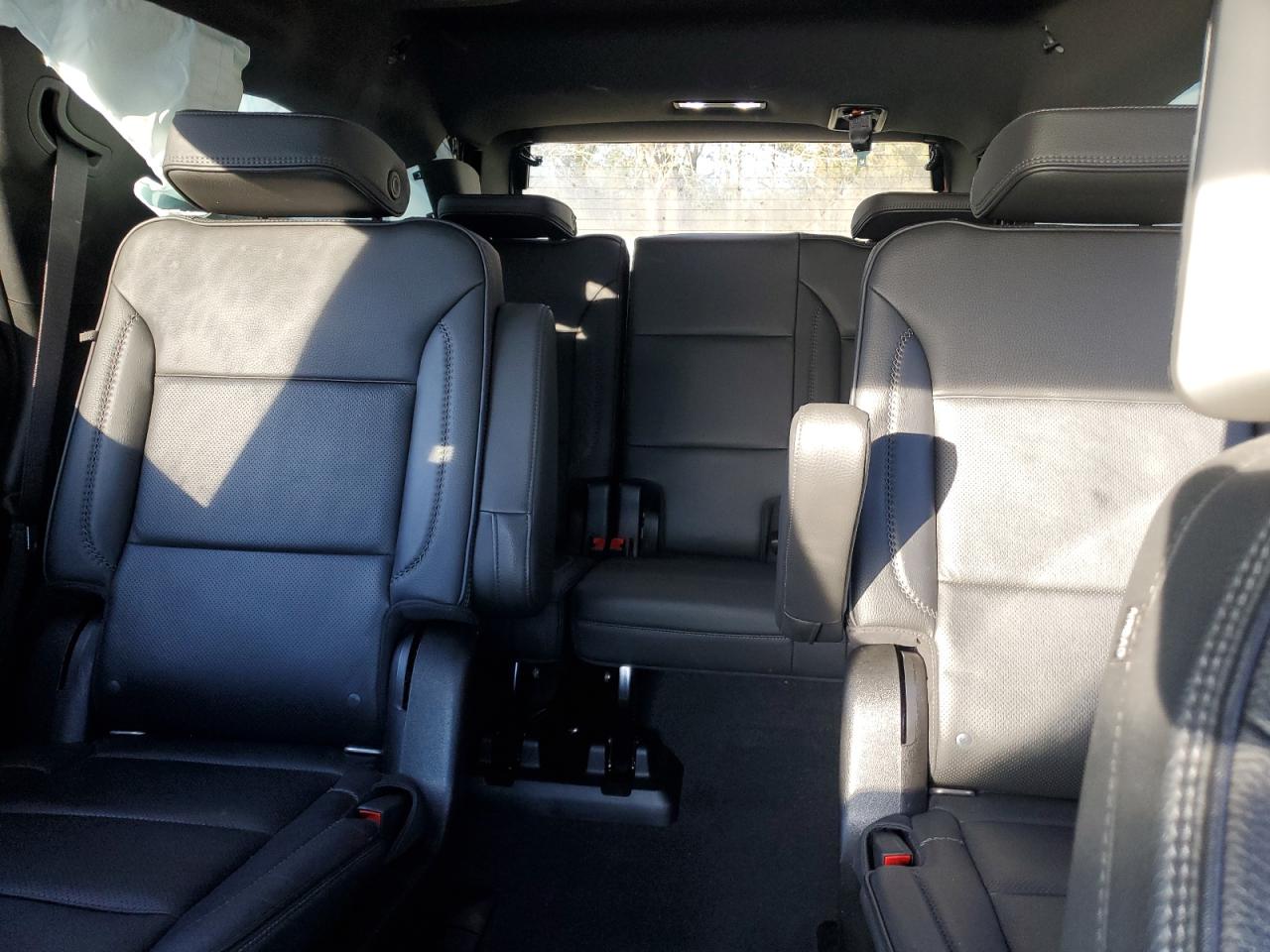 2021 GMC Yukon - Image 10