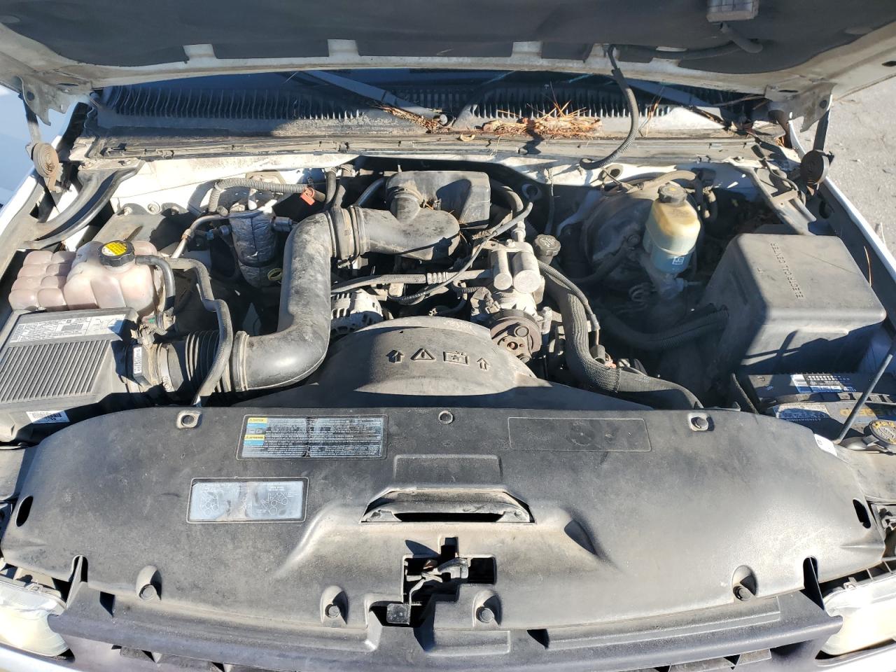 2002 Chevrolet Silverado - Image 11