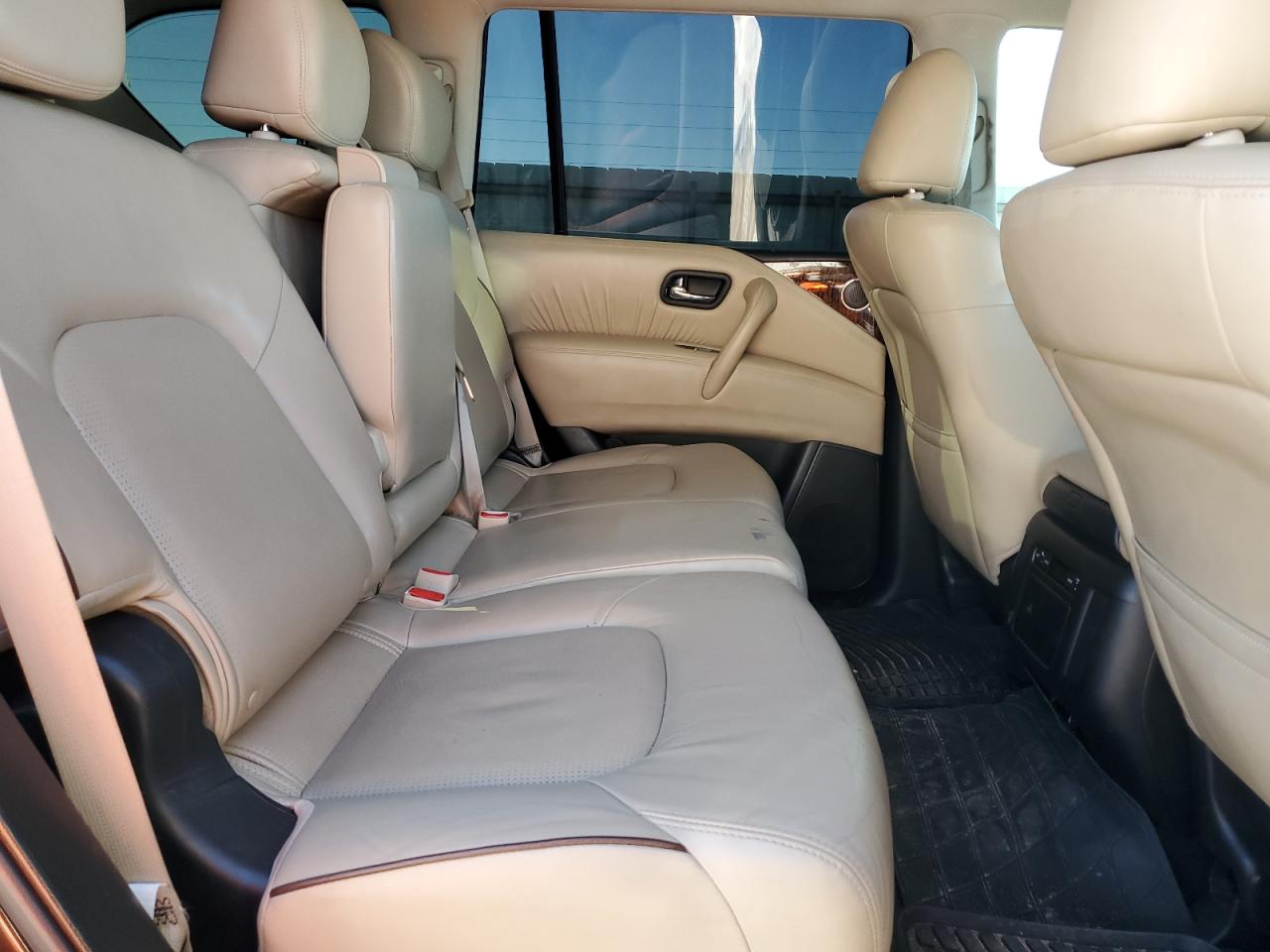2017 Nissan Armada - Image 11