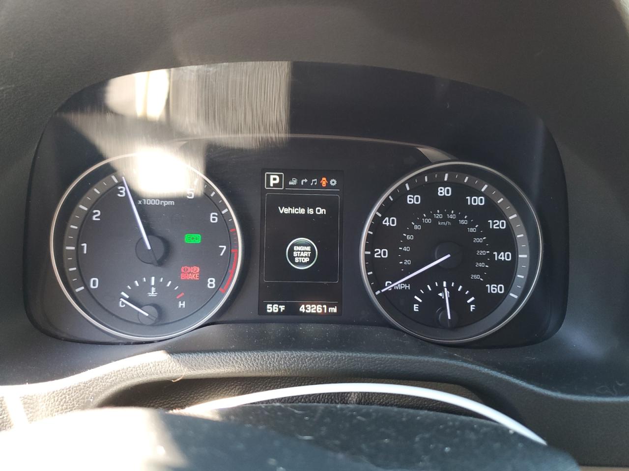2017 Hyundai Elantra - Image 9