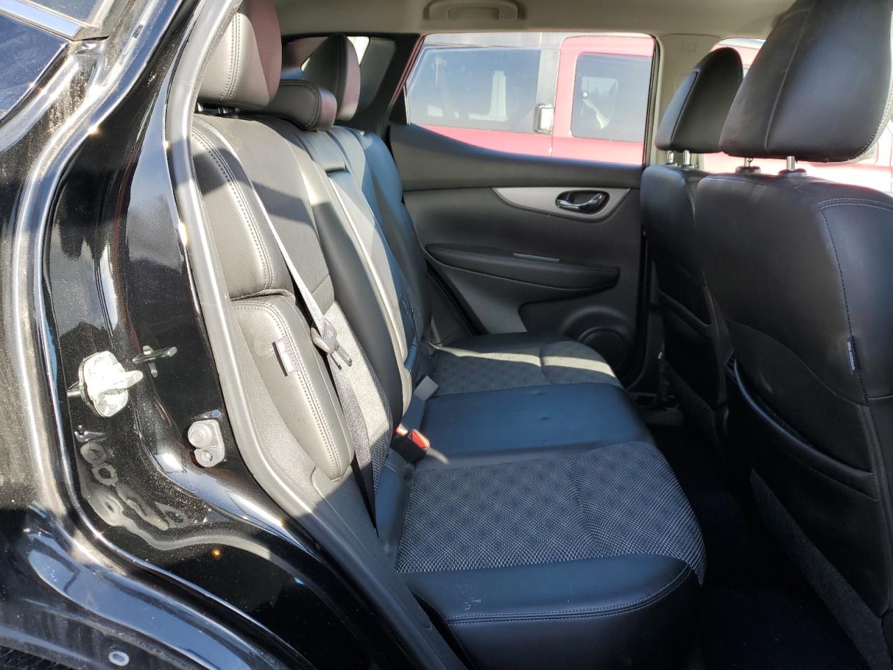 2020 Nissan Rogue - Image 11