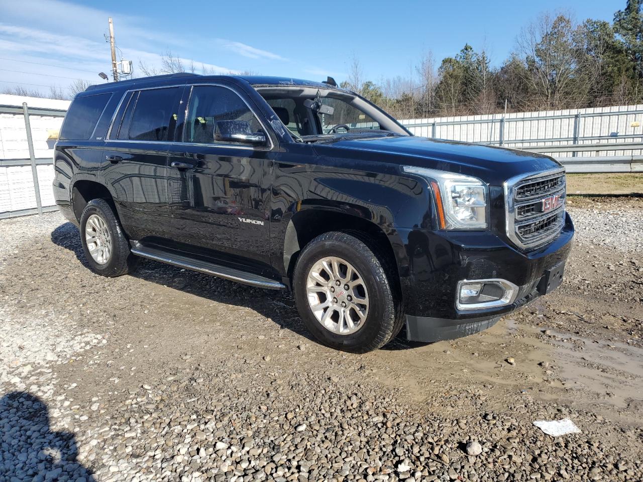 2020 GMC Yukon - Image 4