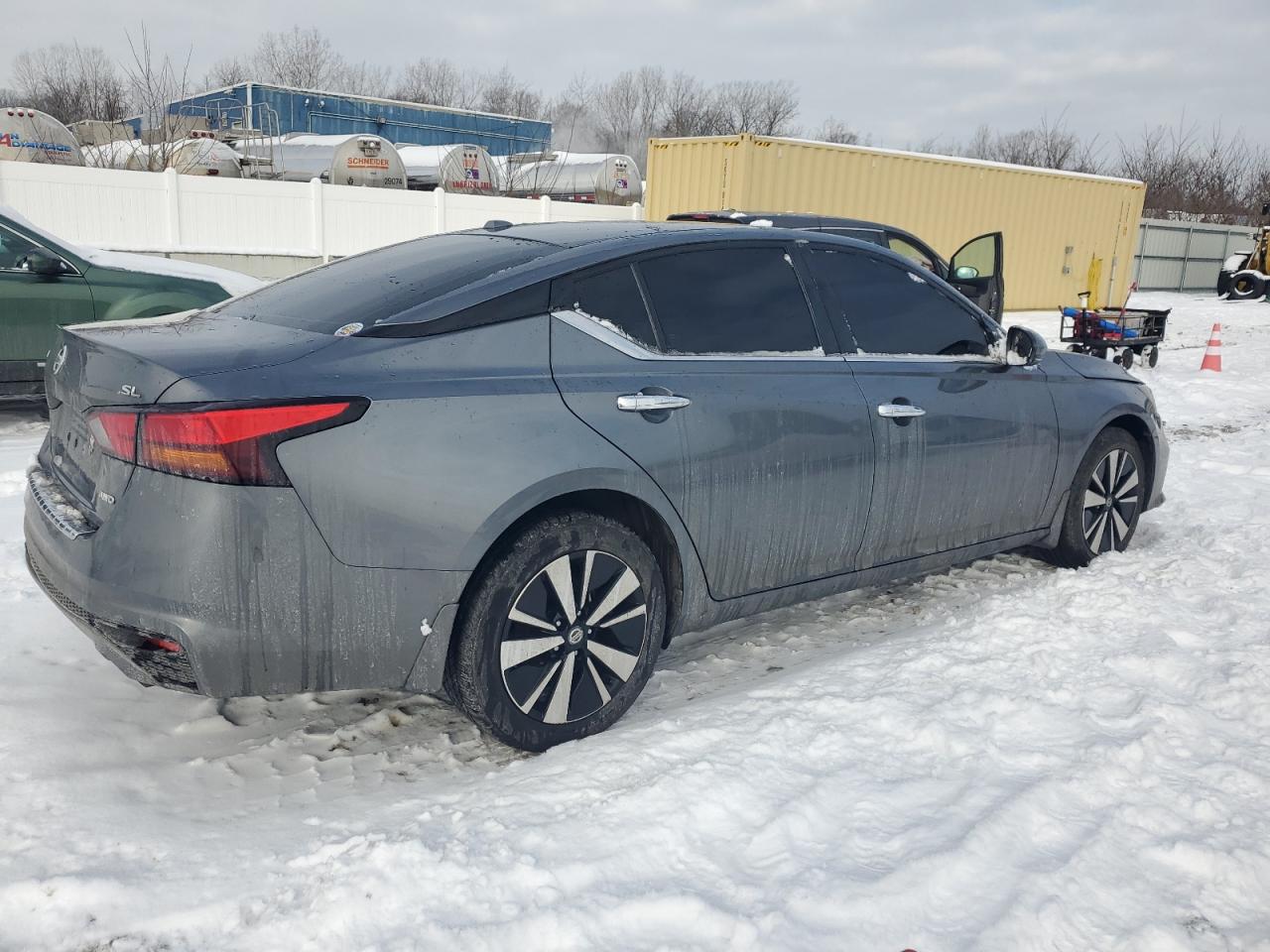 2020 Nissan Altima - Image 3