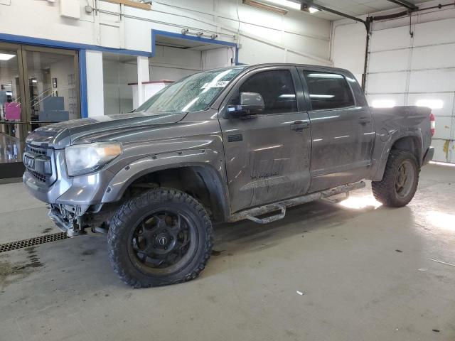 Пикапы TOYOTA TUNDRA 2016 Серый