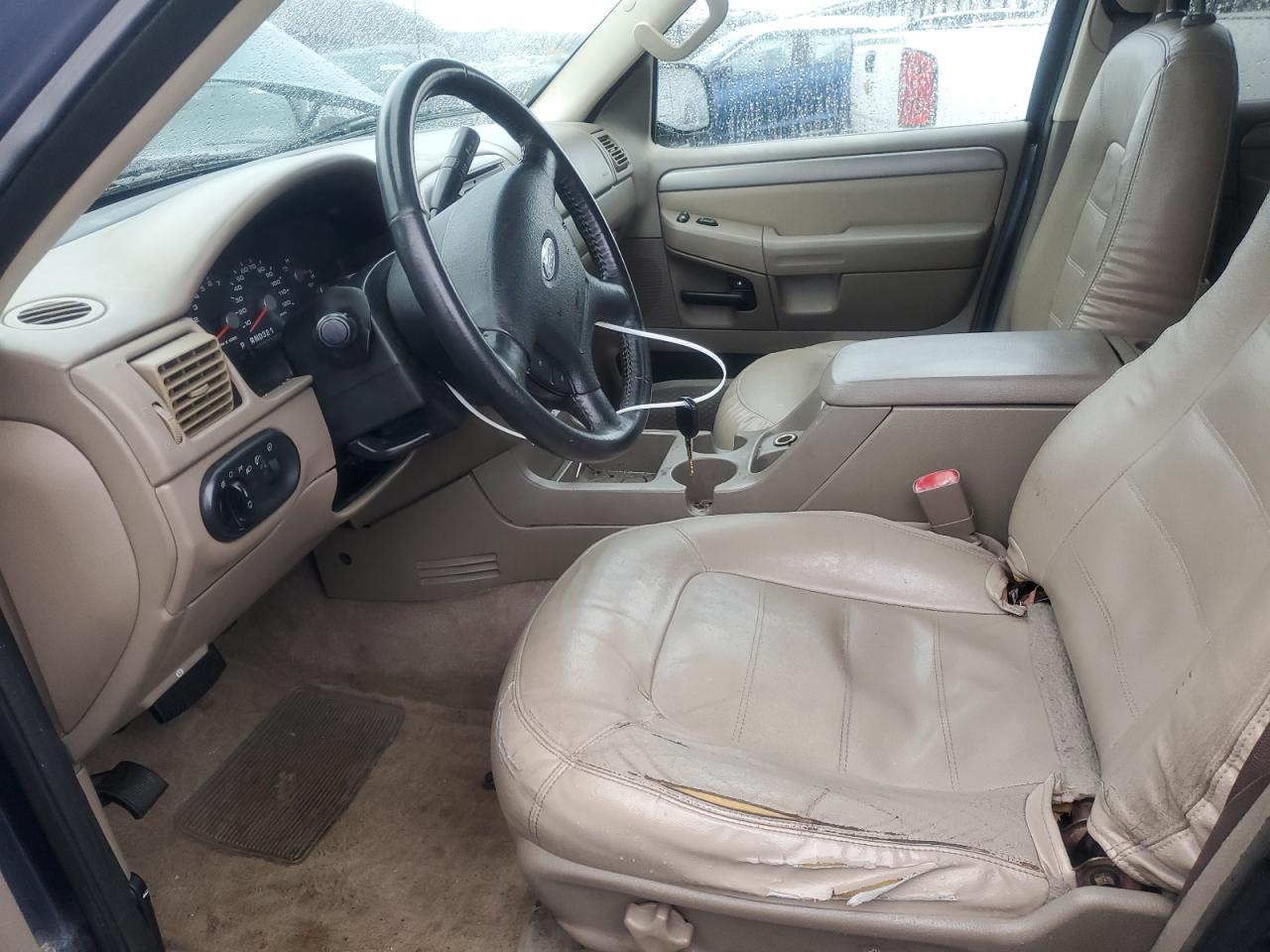 2004 Ford Explorer - Image 7