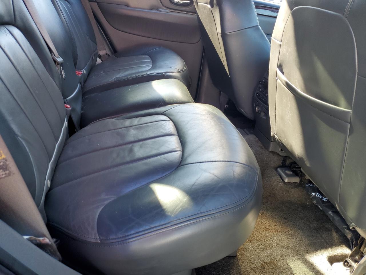 2004 GMC Envoy - Image 10