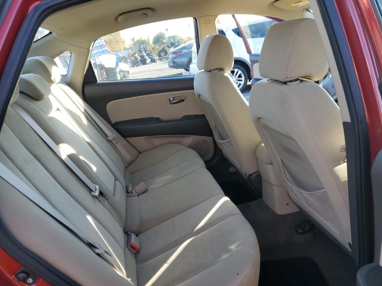 2010 Hyundai Elantra - Image 10