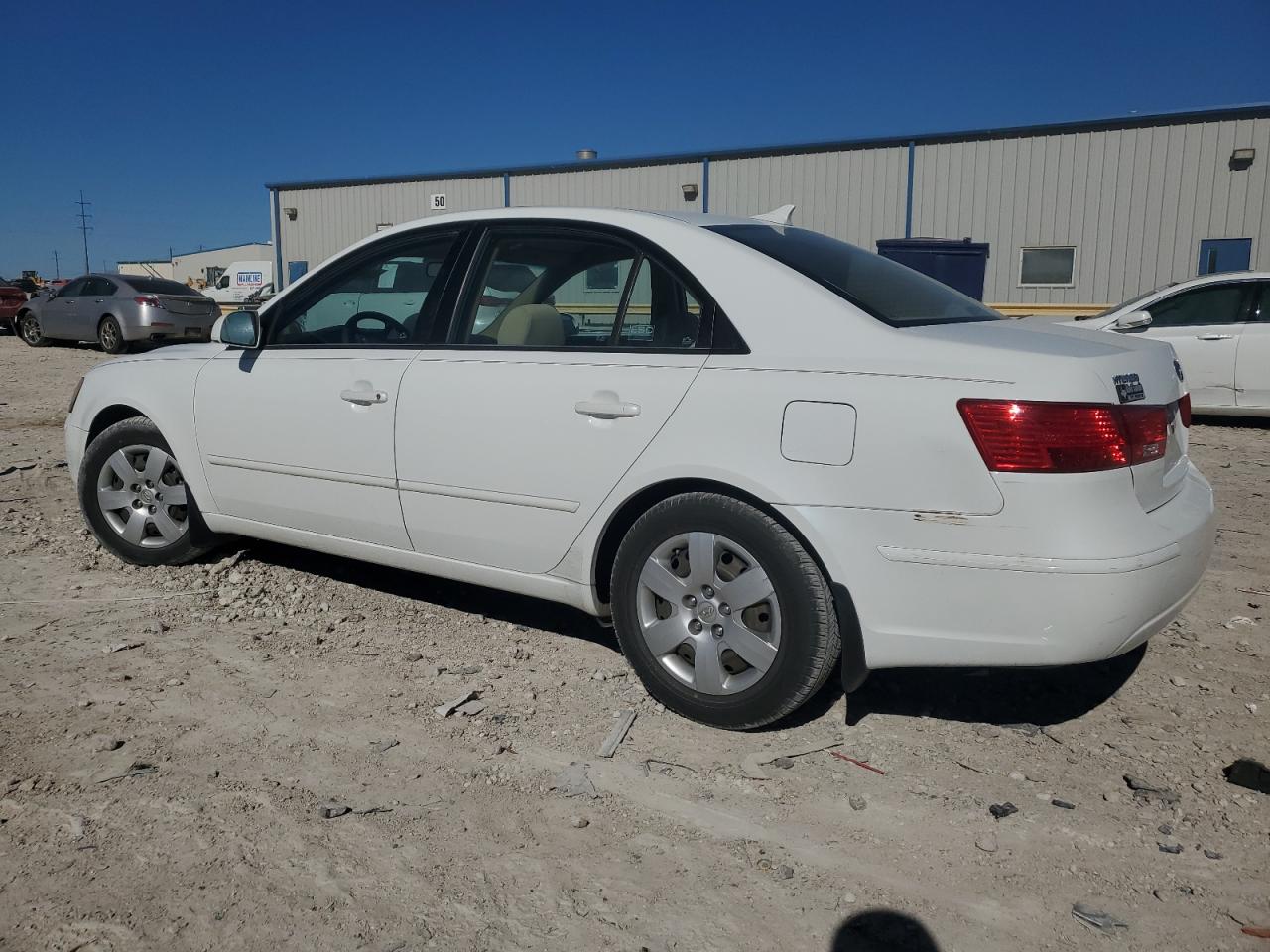 2009 Hyundai Sonata - Image 2