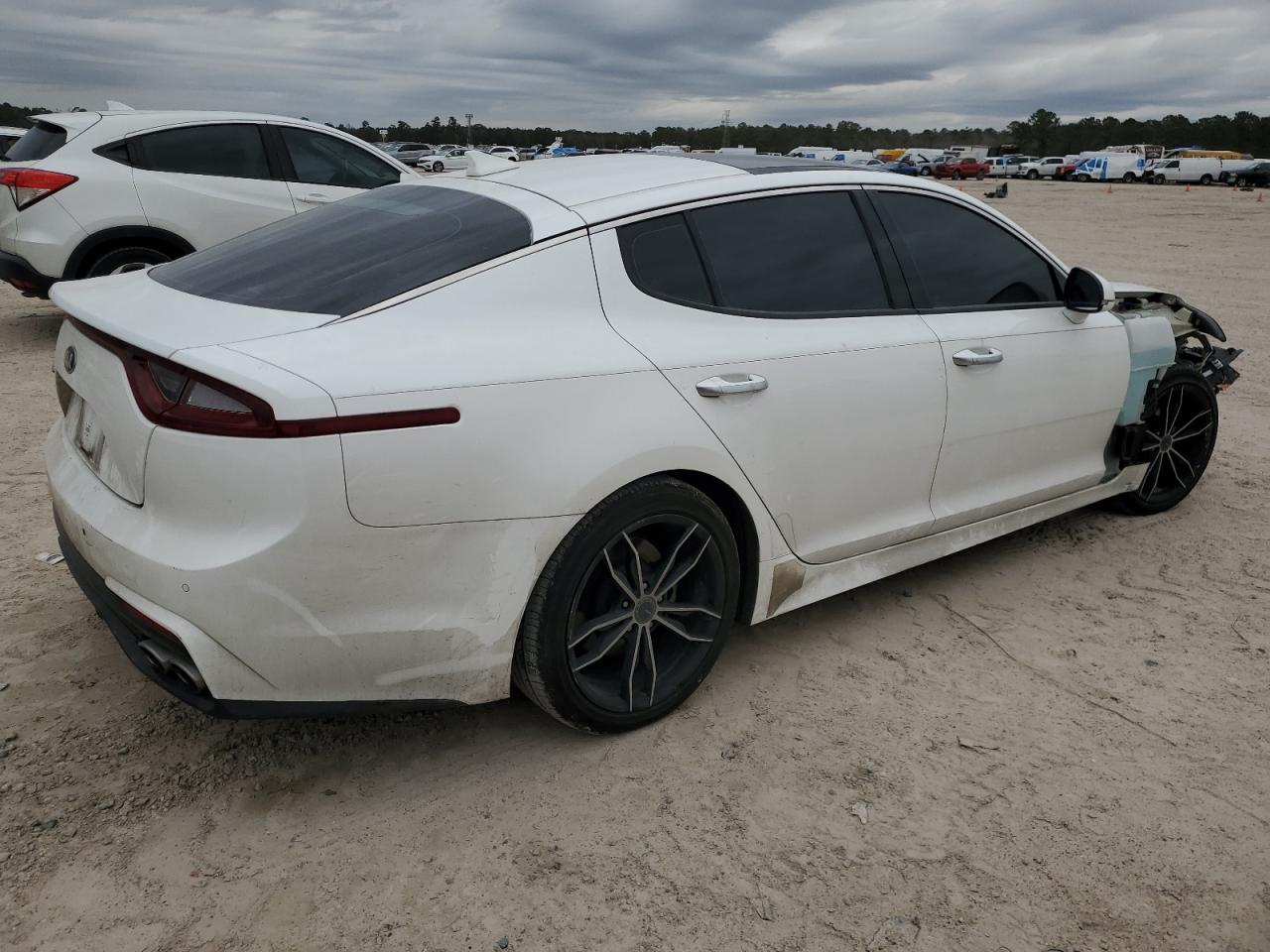 2018 Kia Stinger - Image 3