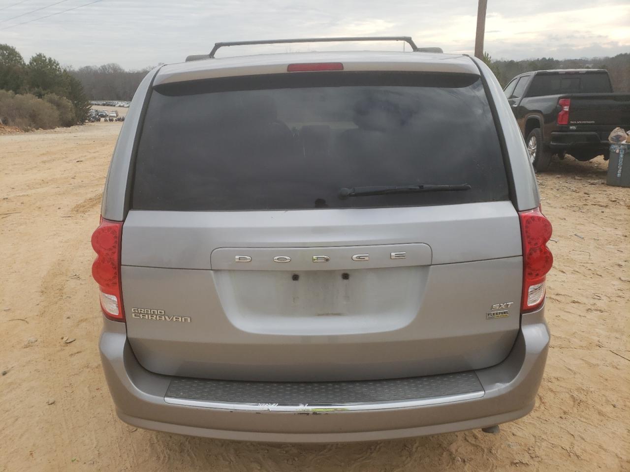 2015 Dodge Caravan - Image 6
