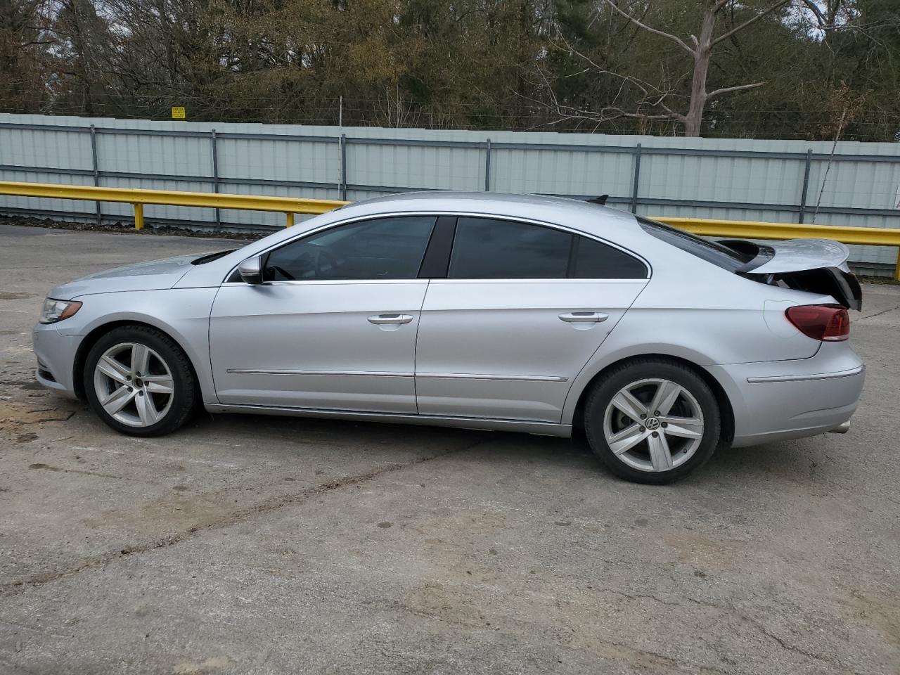 2015 Volkswagen Passat CC - Image 2