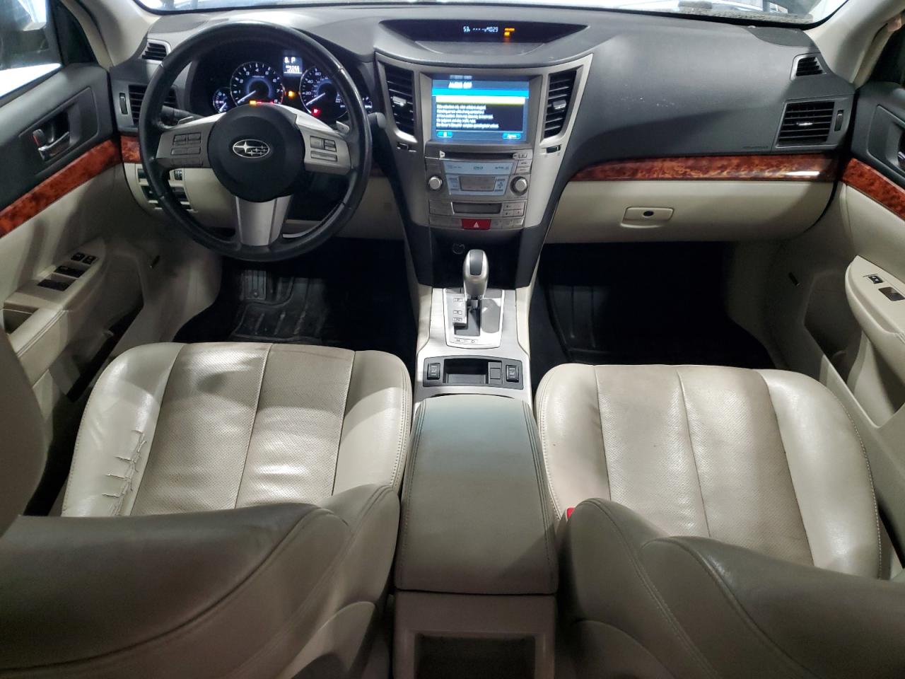 2011 Subaru Outback - Image 8