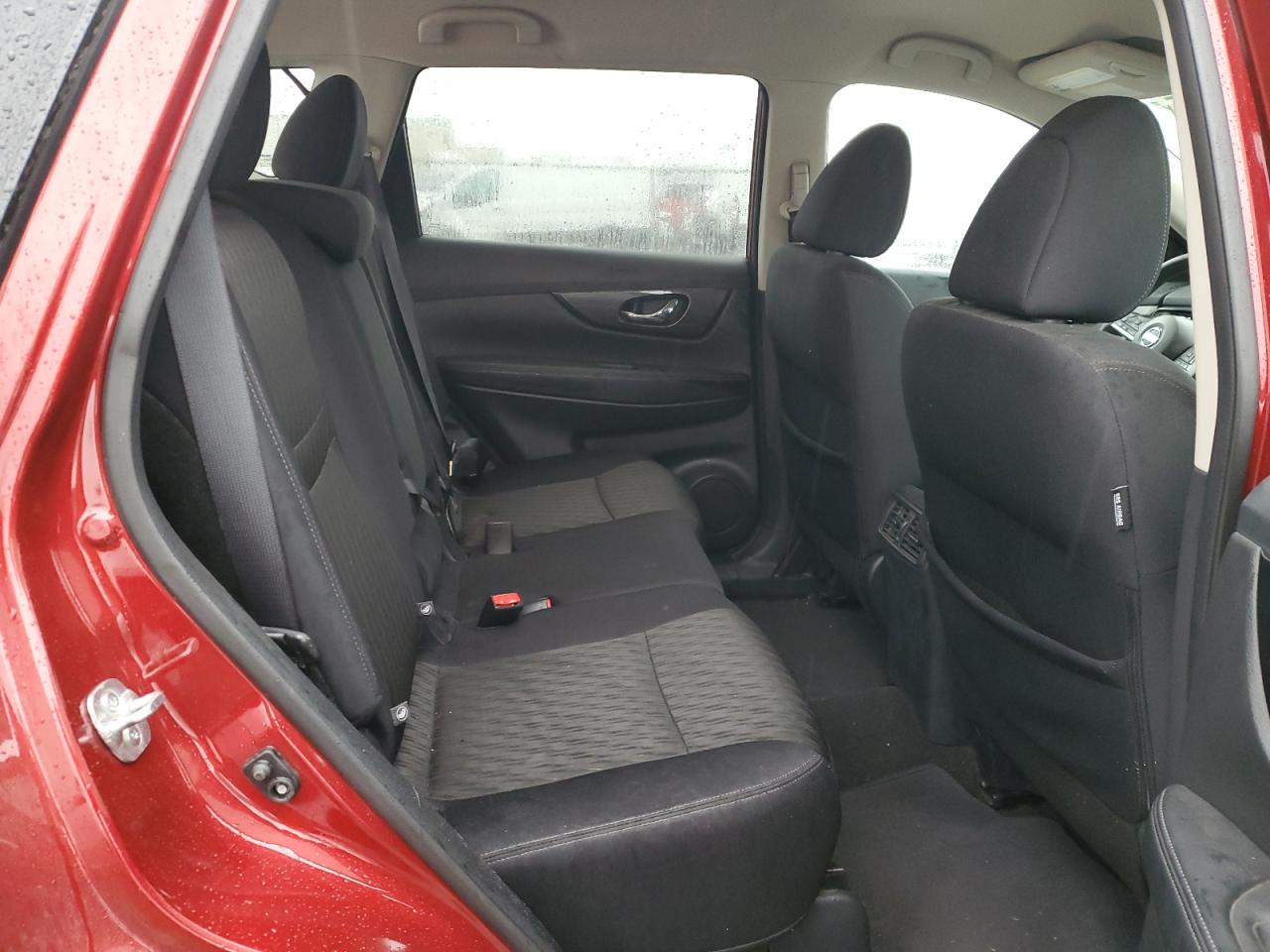 2018 Nissan Rogue - Image 11