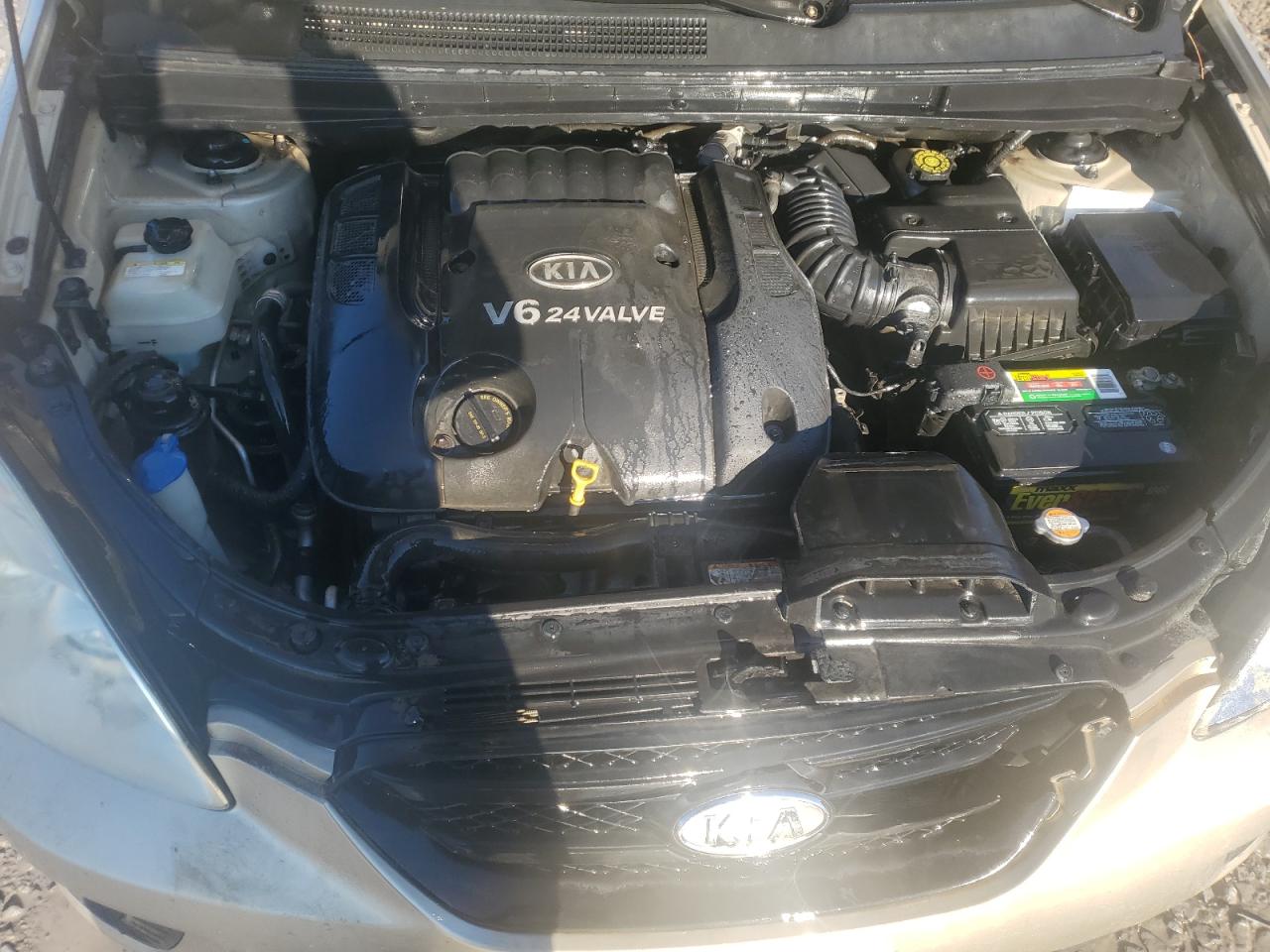 2007 Kia Rondo - Image 12