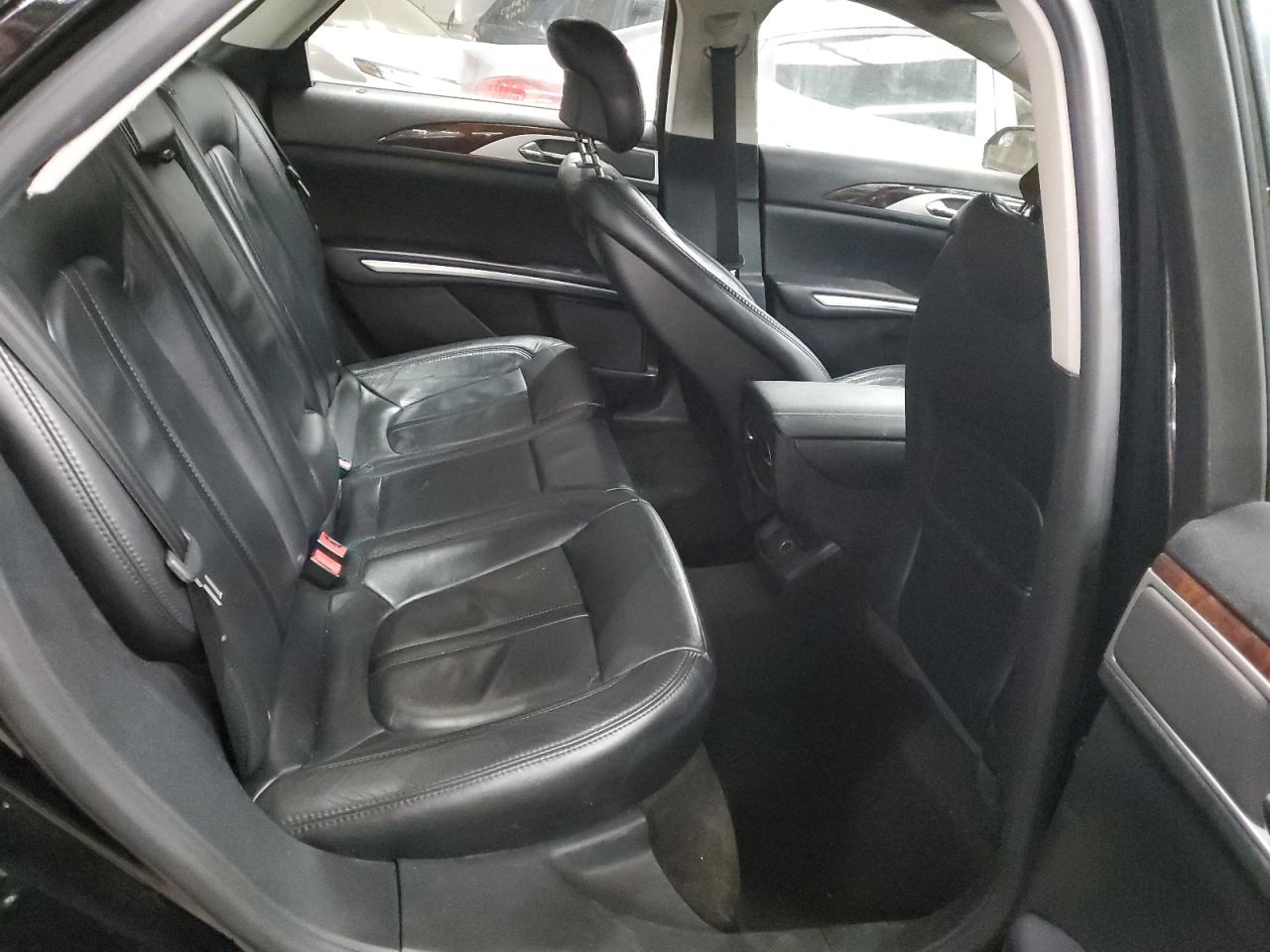 2016 Lincoln MKZ - Image 11