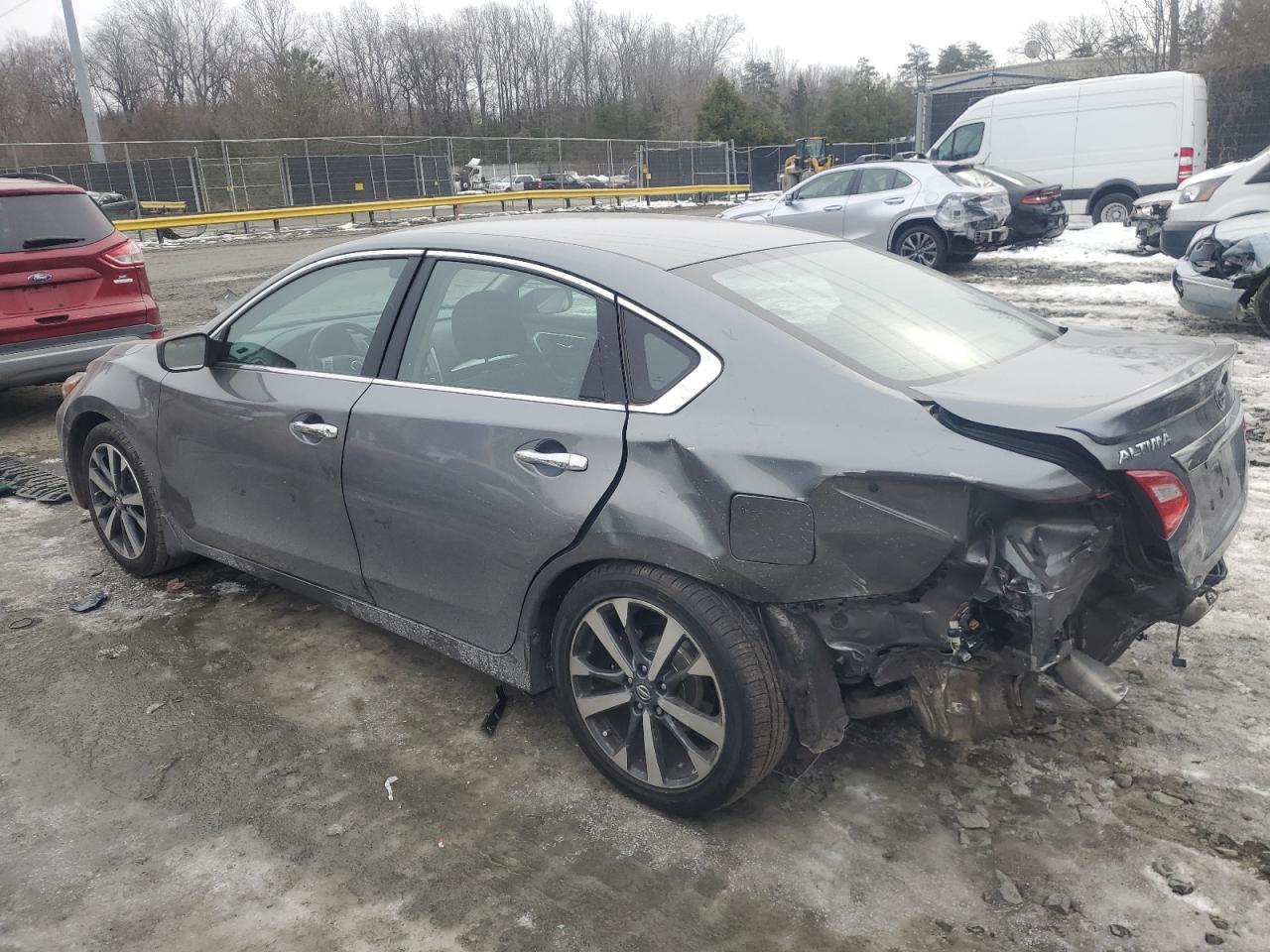 2016 Nissan Altima - Image 2