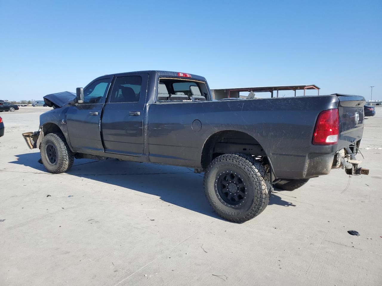 2016 RAM 2500 - Image 2
