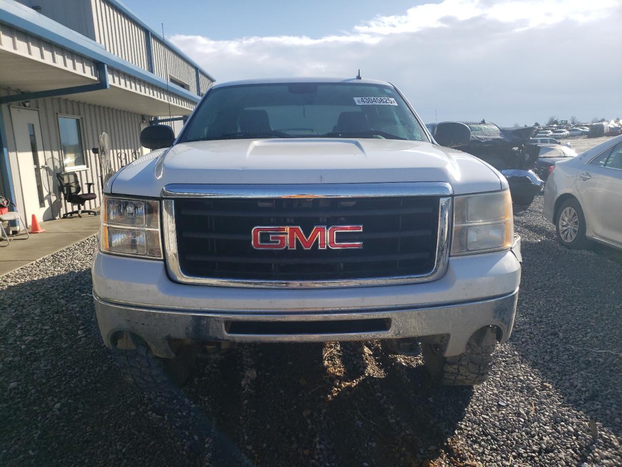 2009 GMC Sierra - Image 5