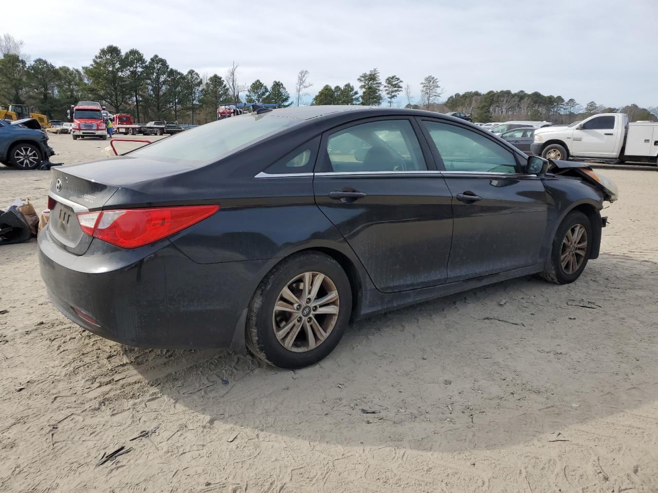 2012 Hyundai Sonata - Image 3