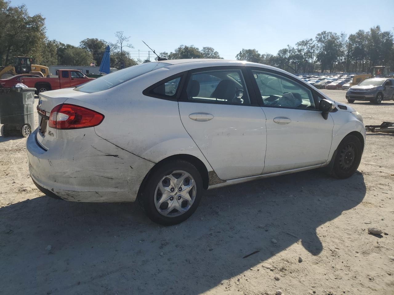 2013 Ford Fiesta - Image 3