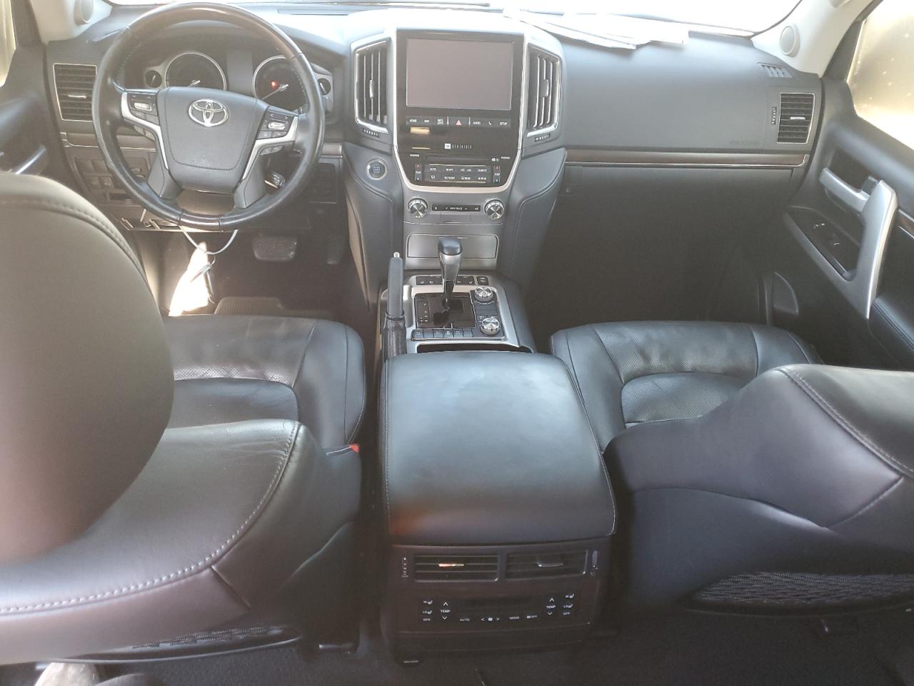 2018 Toyota Land Cruiser - Image 8
