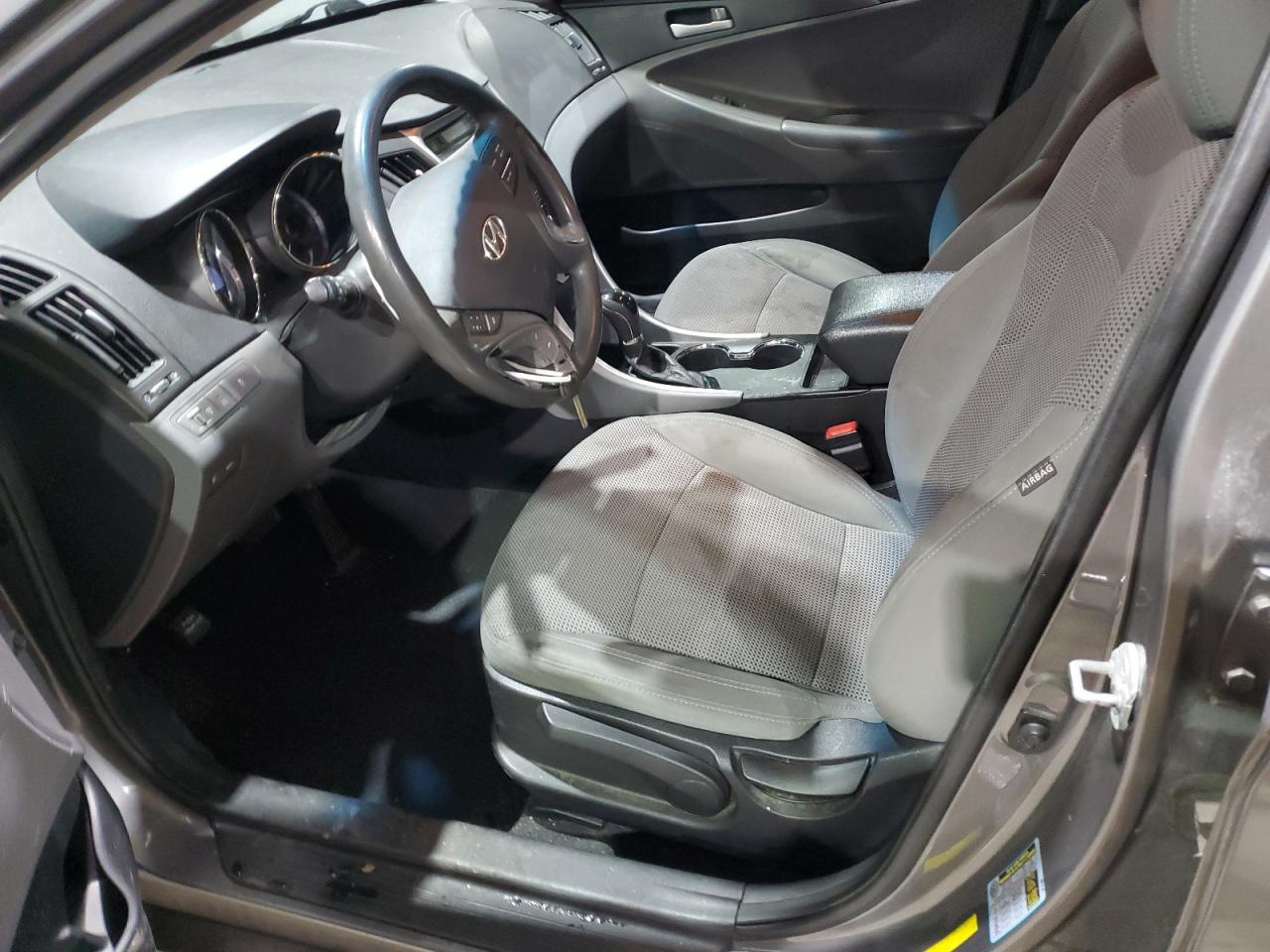 2013 Hyundai Sonata - Image 7