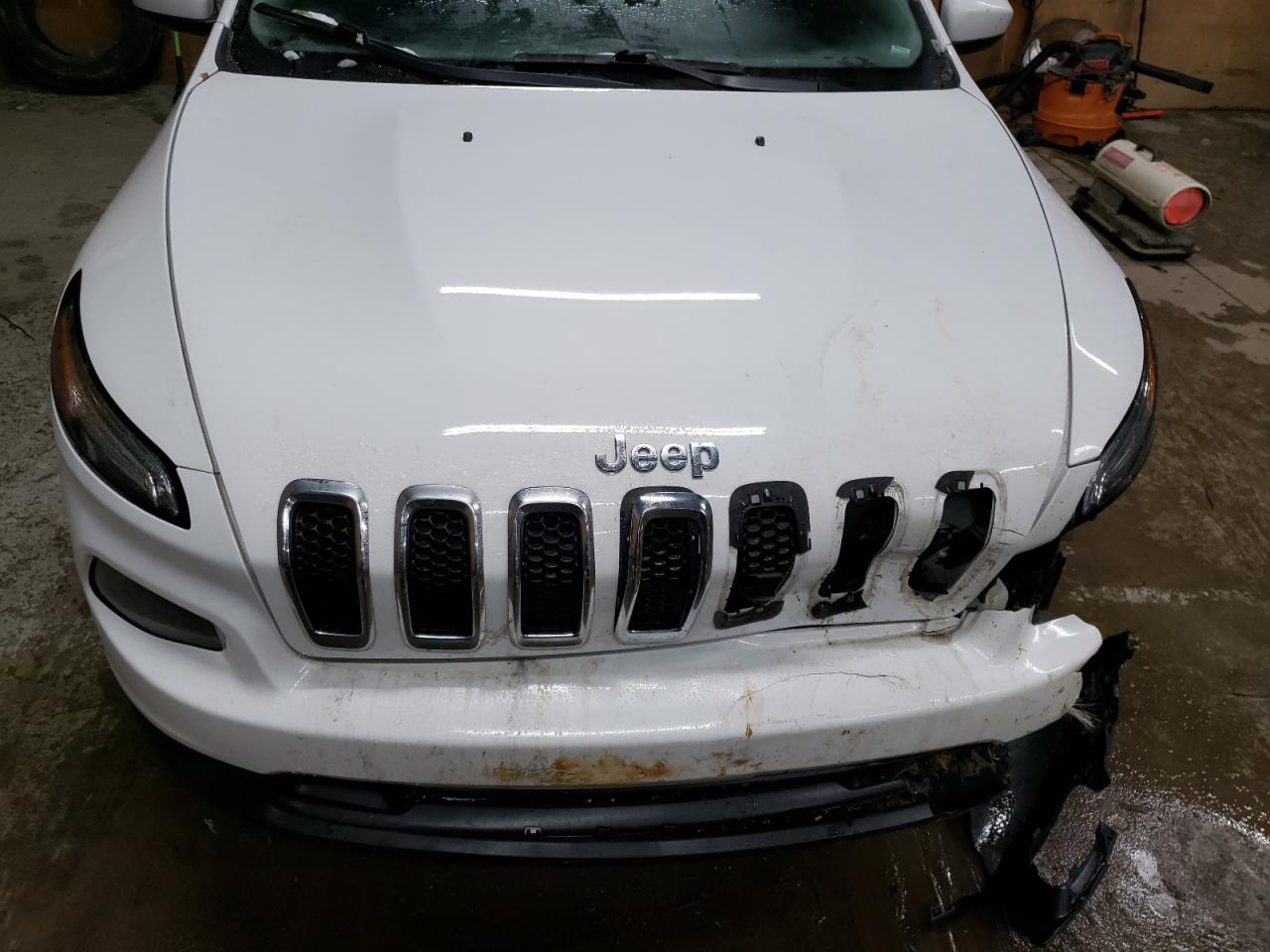 2015 Jeep Grand Cherokee - Image 12