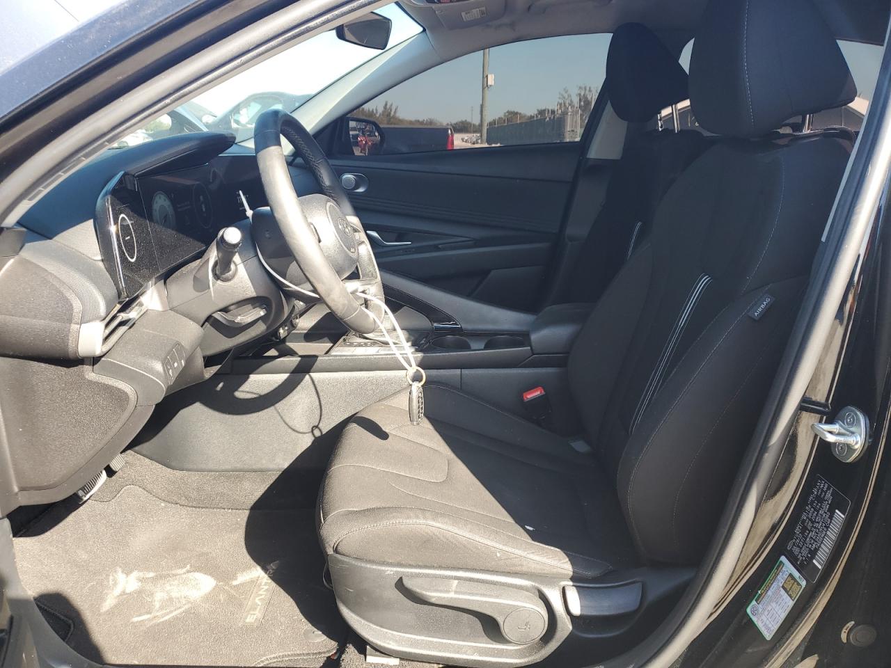 2023 Hyundai Elantra - Image 7