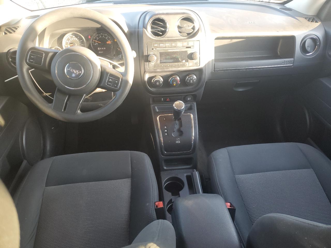 2015 Jeep Liberty (Patriot) - Image 8
