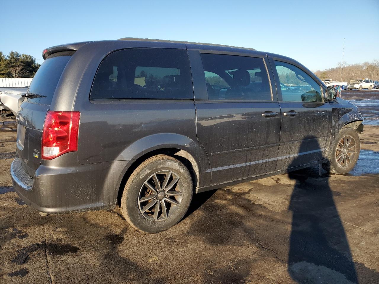 2016 Dodge Caravan - Image 3