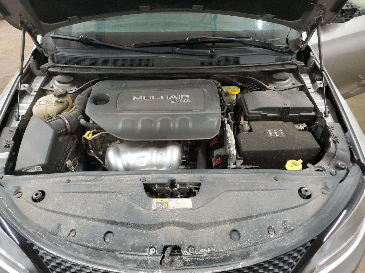2015 Chrysler 200 - Image 11