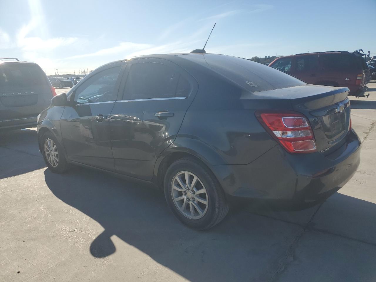 VIN 1G1JD5SH7J4109325 2018 CHEVROLET SONIC no.2