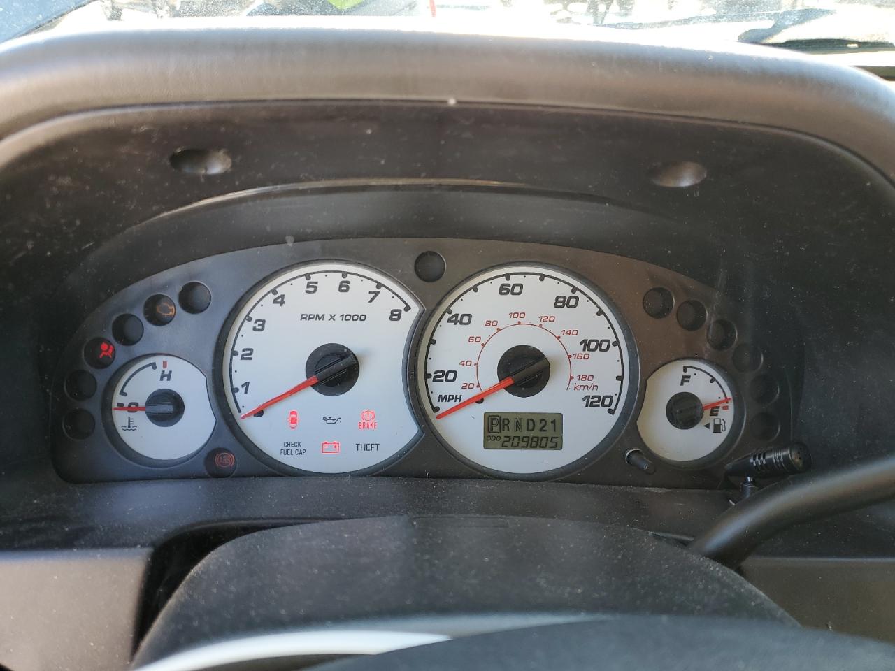 2004 Ford Escape - Image 9