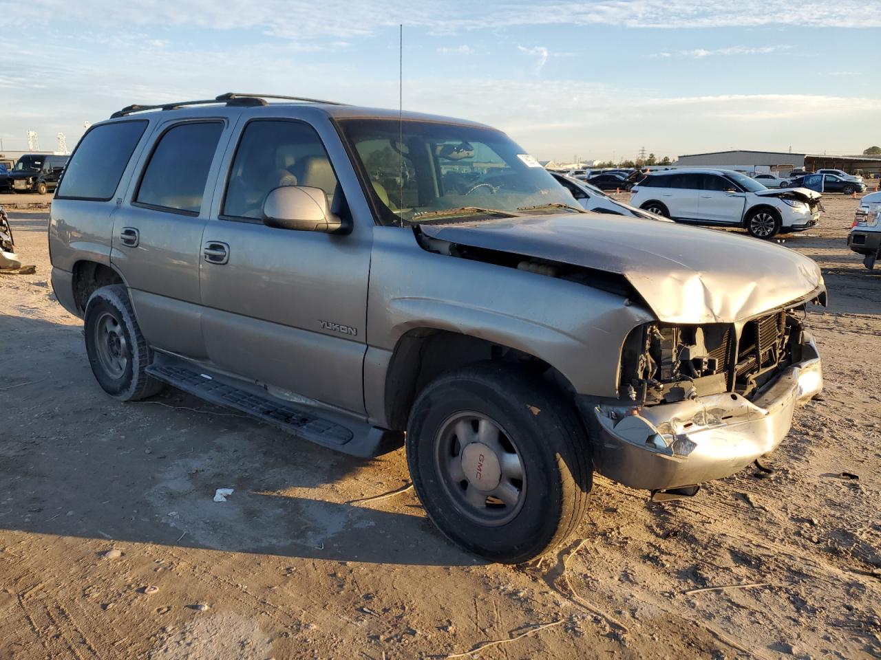 2002 GMC Yukon - Image 4