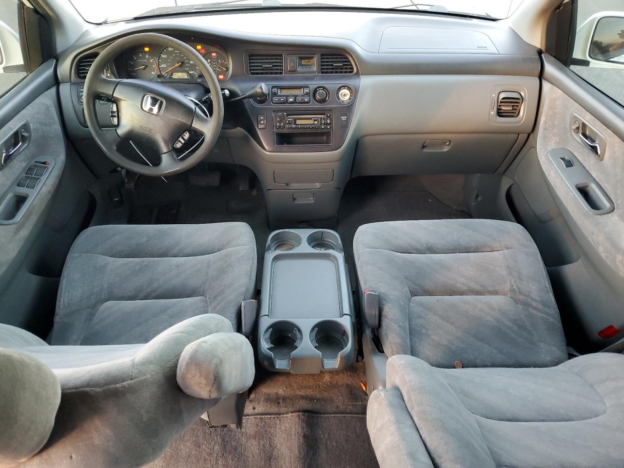 2004 Honda Odyssey - Image 8