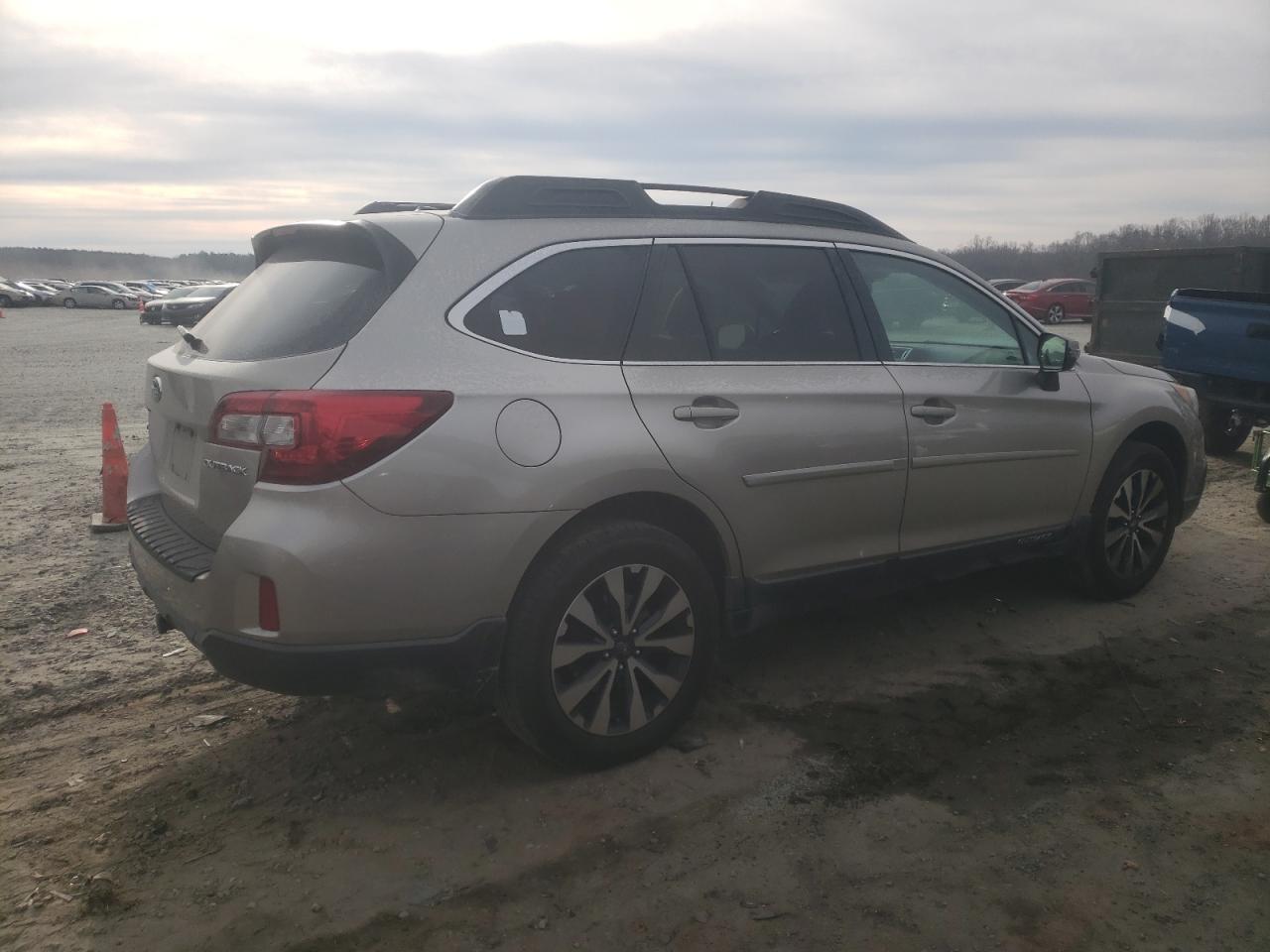 2015 Subaru Outback - Image 3