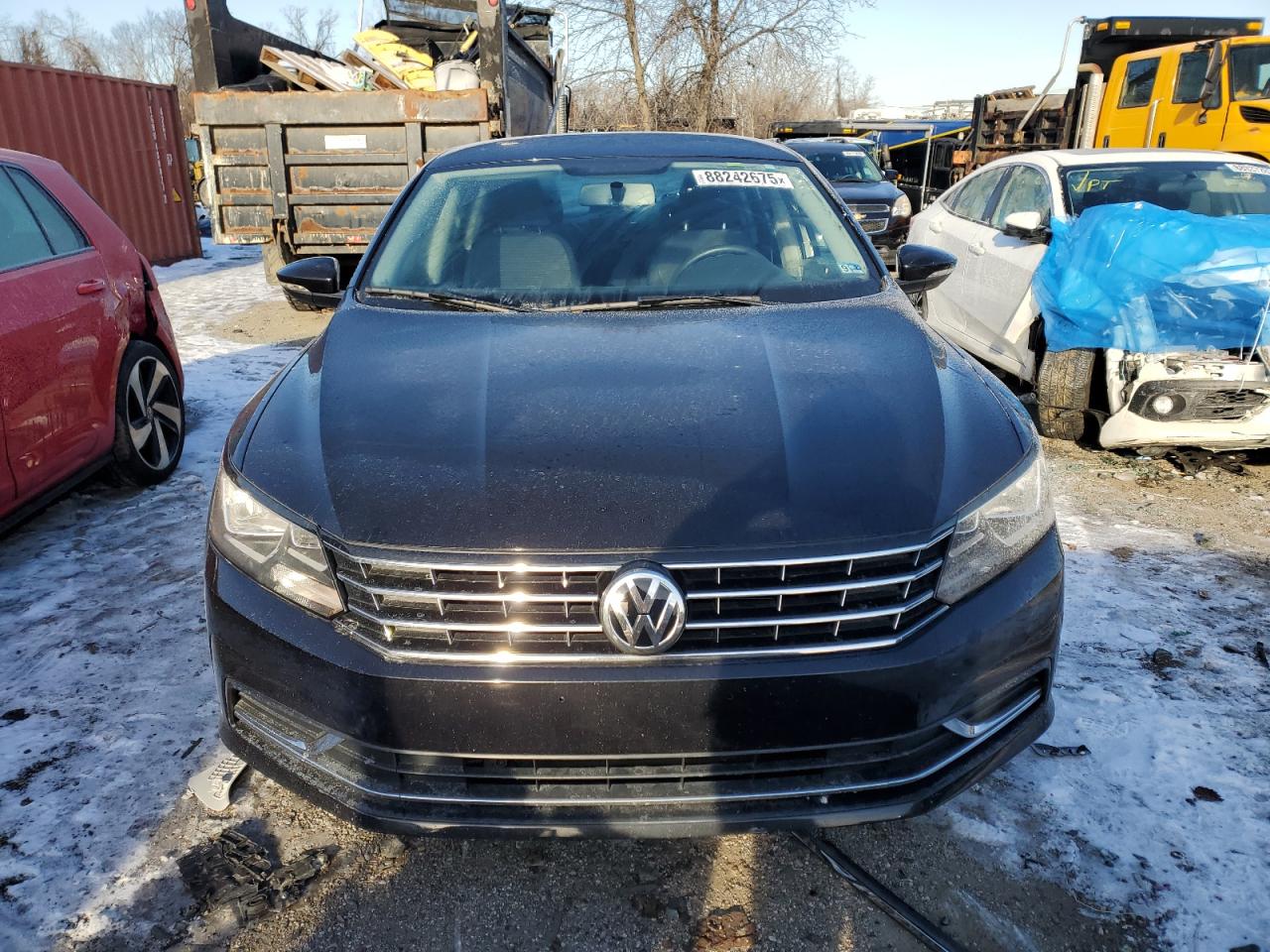 2017 Volkswagen Passat - Image 5