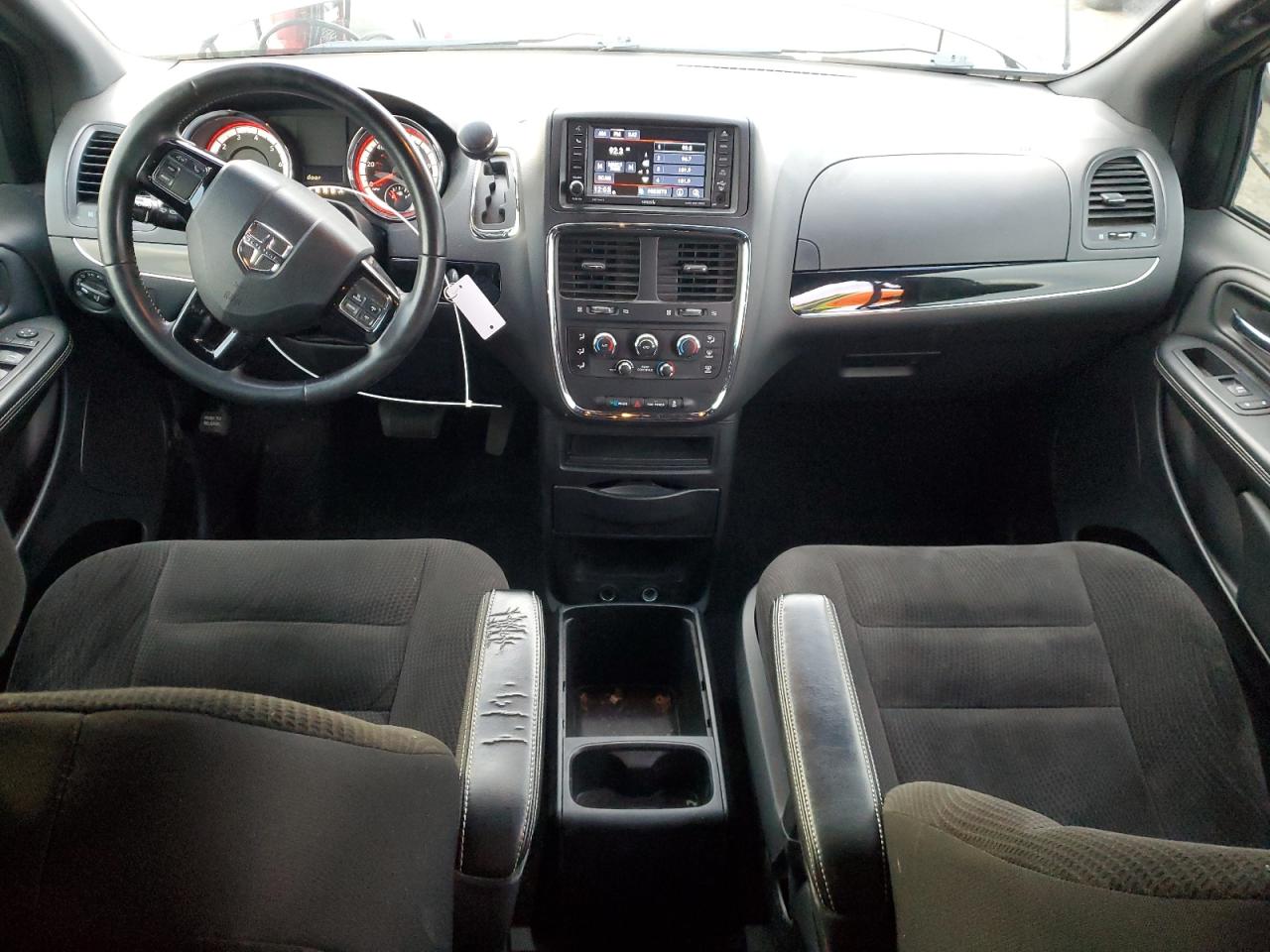 2018 Dodge Caravan - Image 8