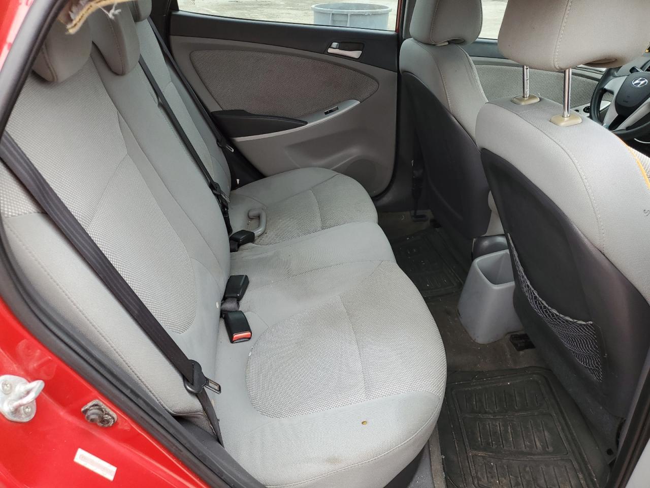 2013 Hyundai Accent - Image 10