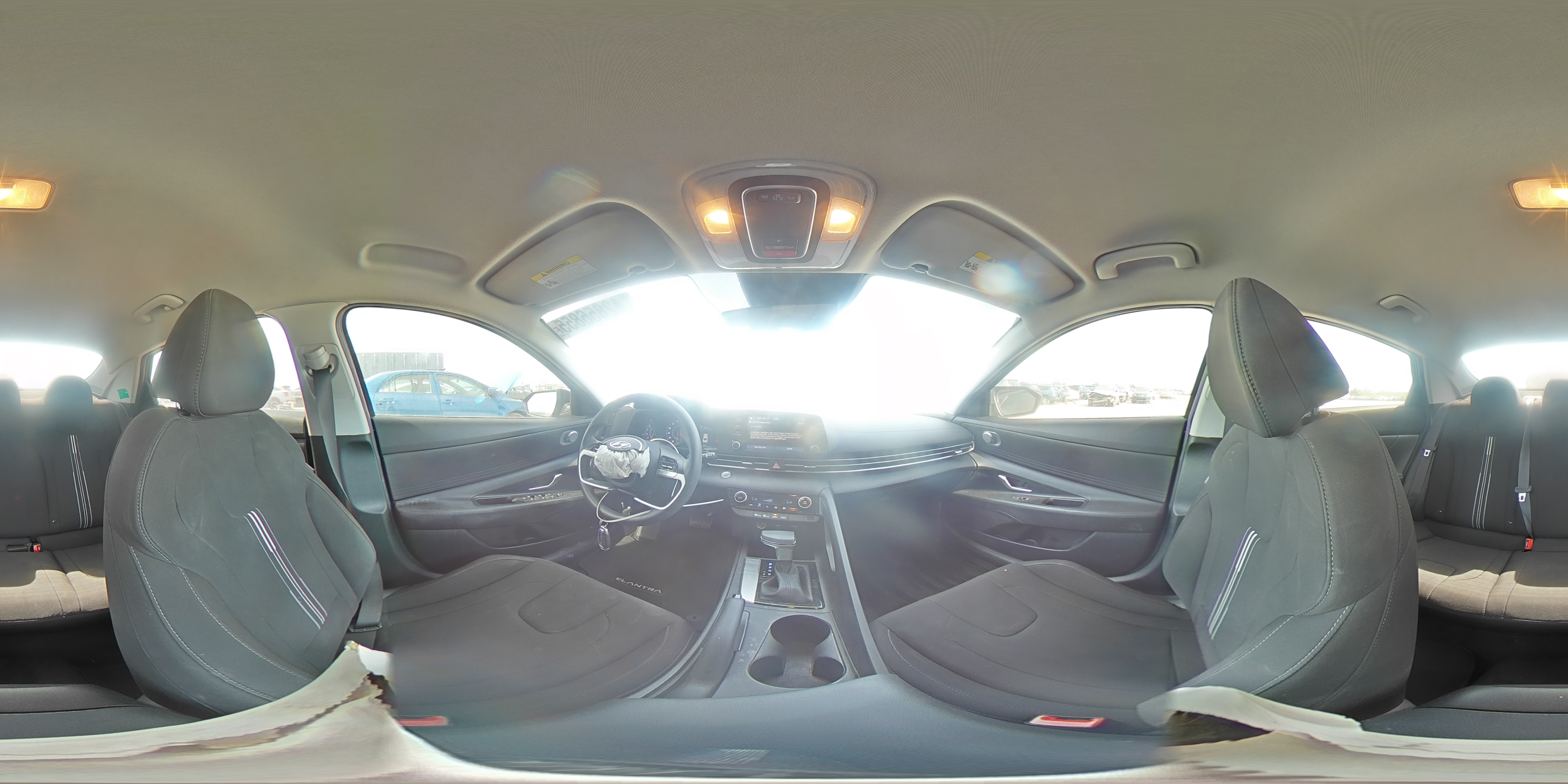 2023 Hyundai Elantra - Image 13