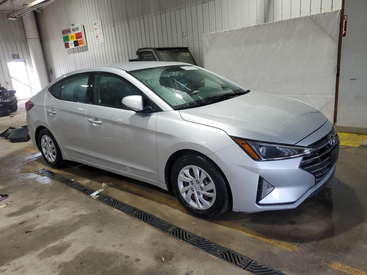 2019 Hyundai Elantra - Image 4