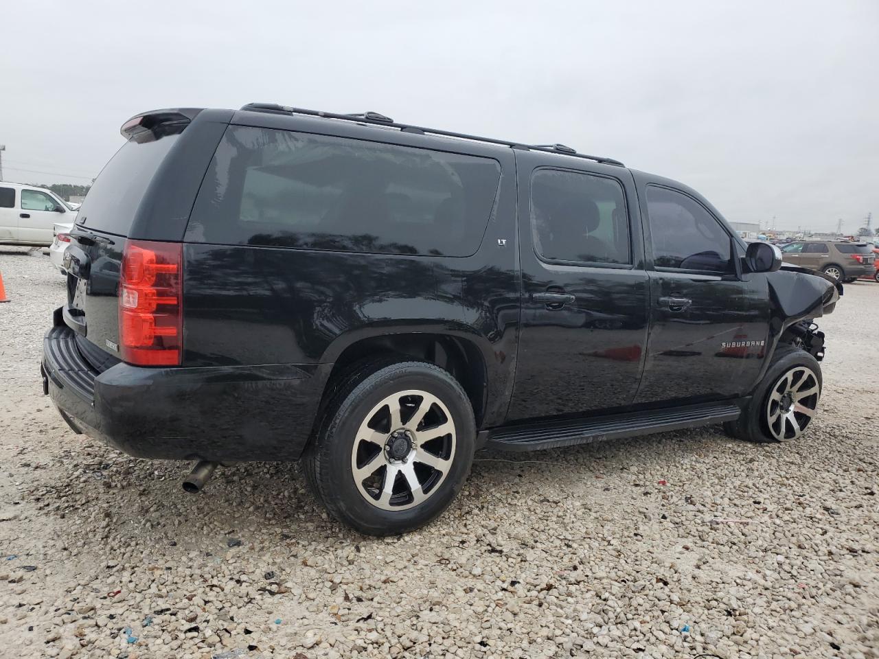 2009 Chevrolet Suburban - Image 3