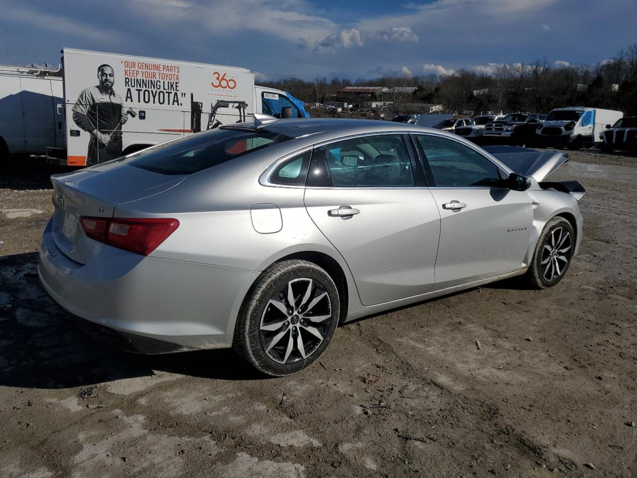 2017 Chevrolet Malibu - Image 3