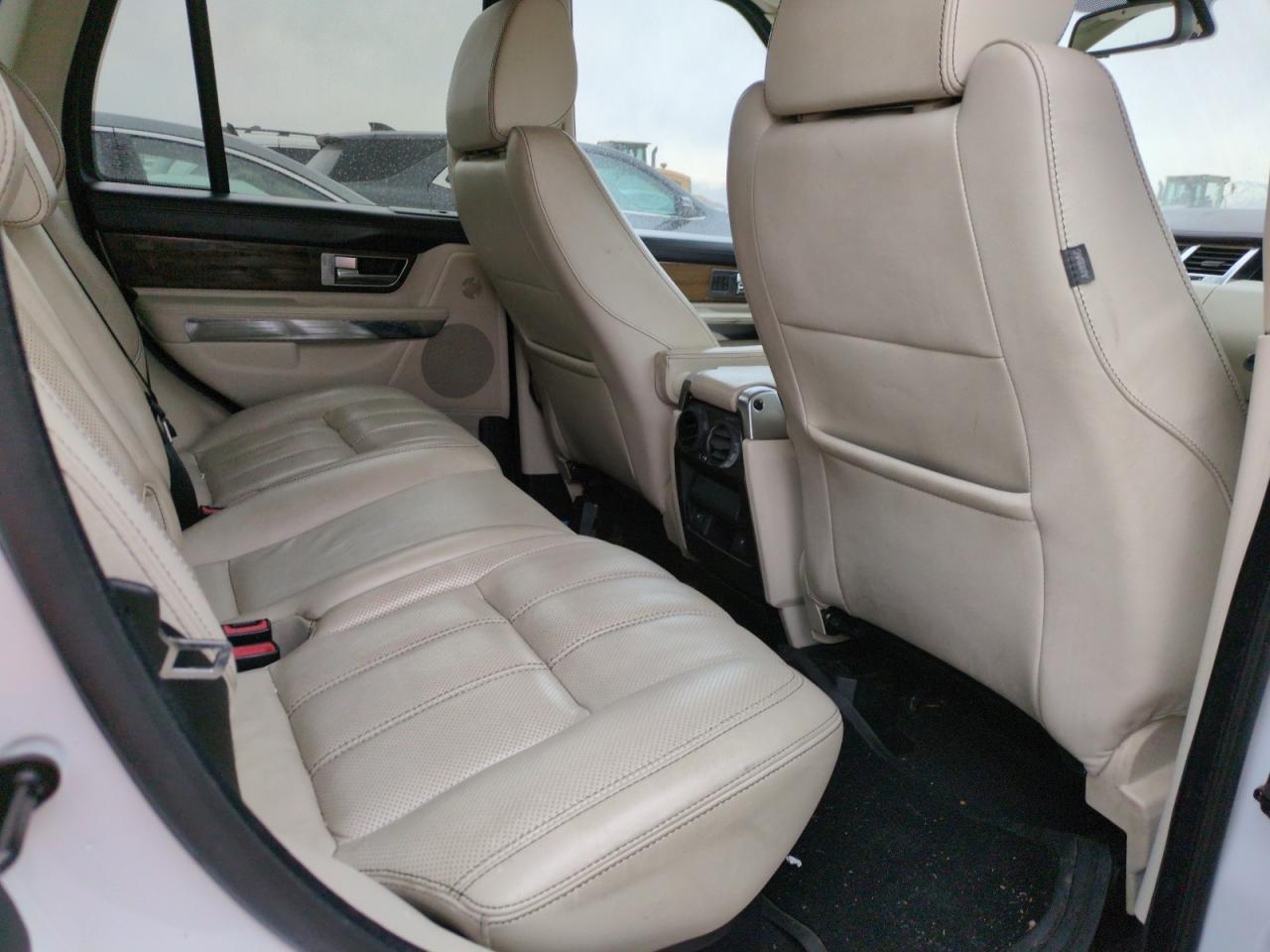 2012 Land Rover Range Rover - Image 10