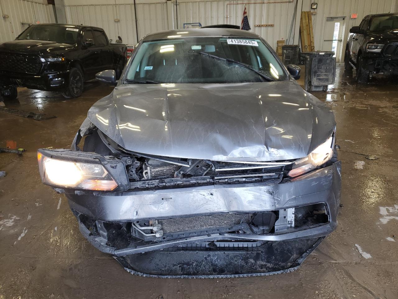 2016 Volkswagen Passat - Image 5