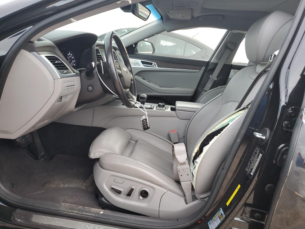 2018 Genesis G80 - Image 7