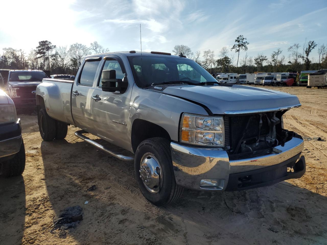 2008 Chevrolet Silverado - Image 4