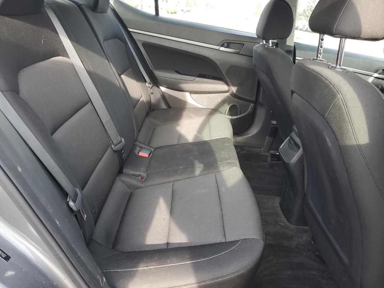 2018 Hyundai Elantra - Image 10